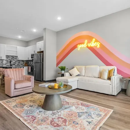 Alto 302 Apartment